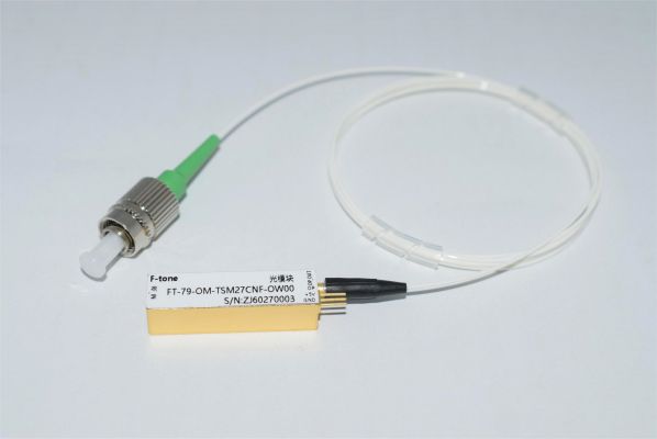 3GHz DWDM集成模拟光发？？？
